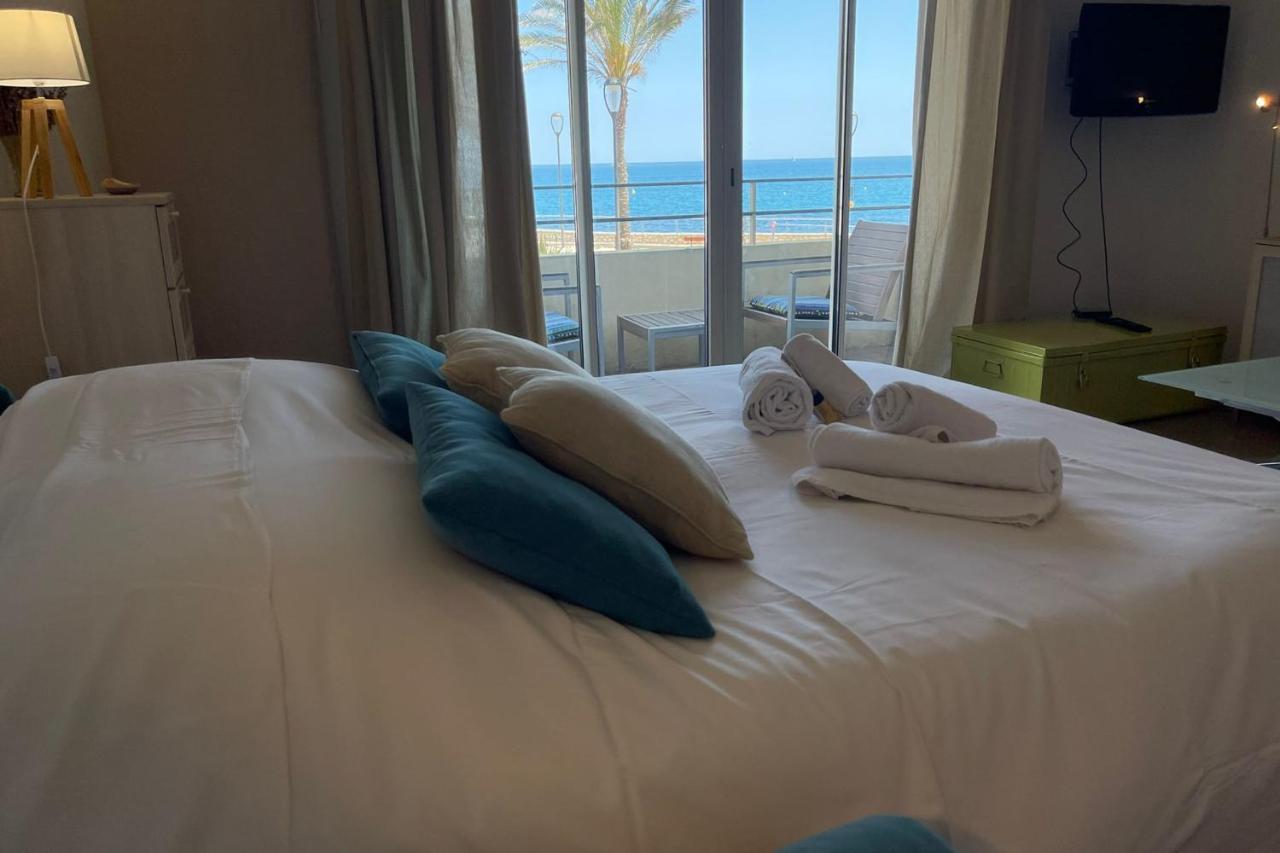 Fully Equipped Beachfront Studio In The Heart Of The City Center Bd Leclerc Antibes Exterior photo